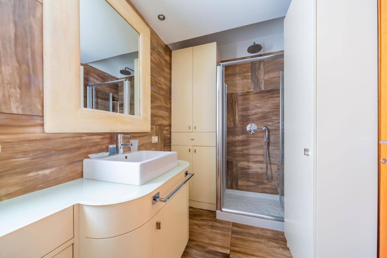 Cozy Apt - Corso Vercelli & Conciliazione M1 Мілан Екстер'єр фото